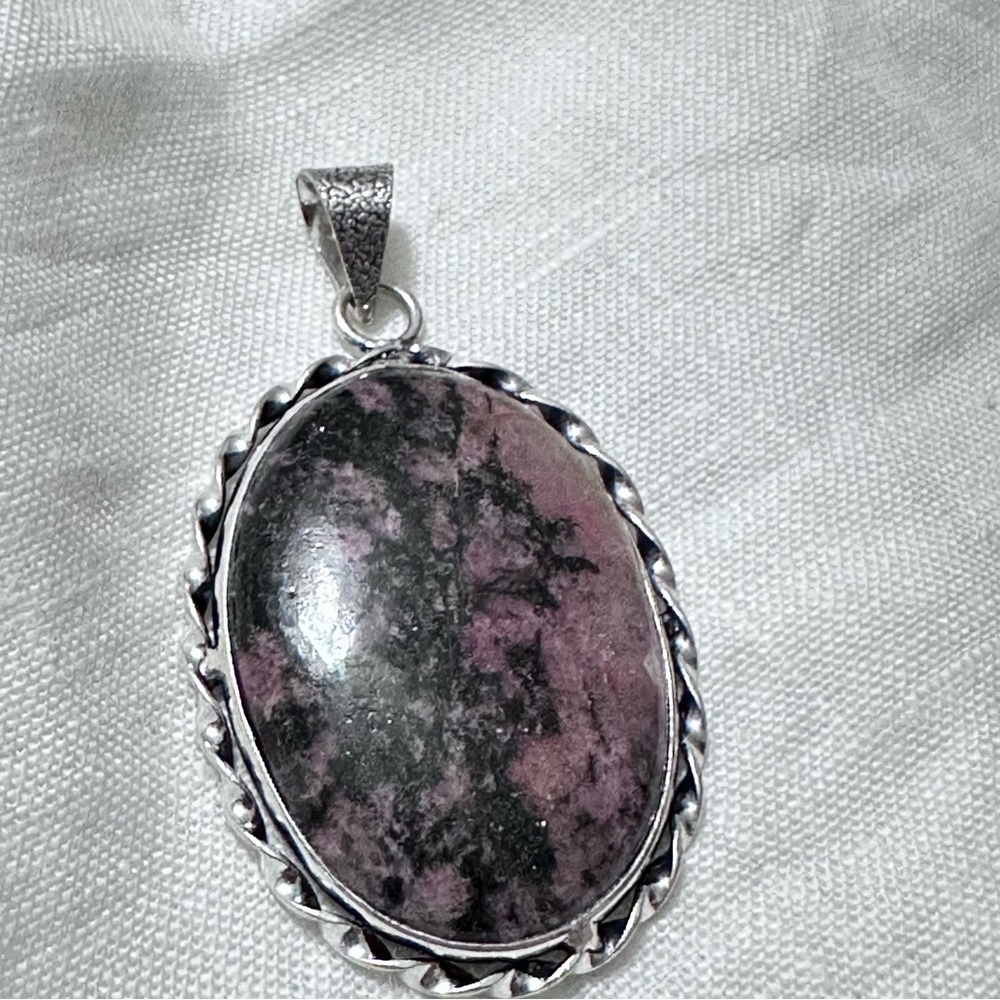Hand Crafted Artisan Jewelry Rhodonite Pendant Necklace Pink & Black Oval Stone